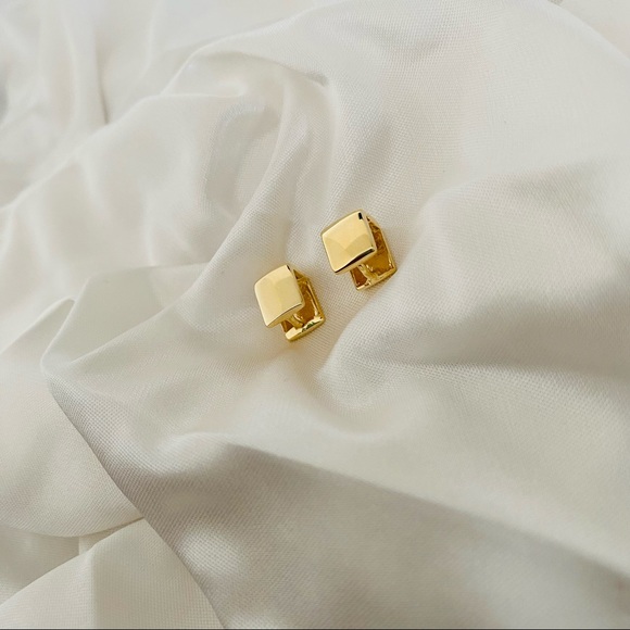 Gold Cube Huggies - Picture 2 of 8